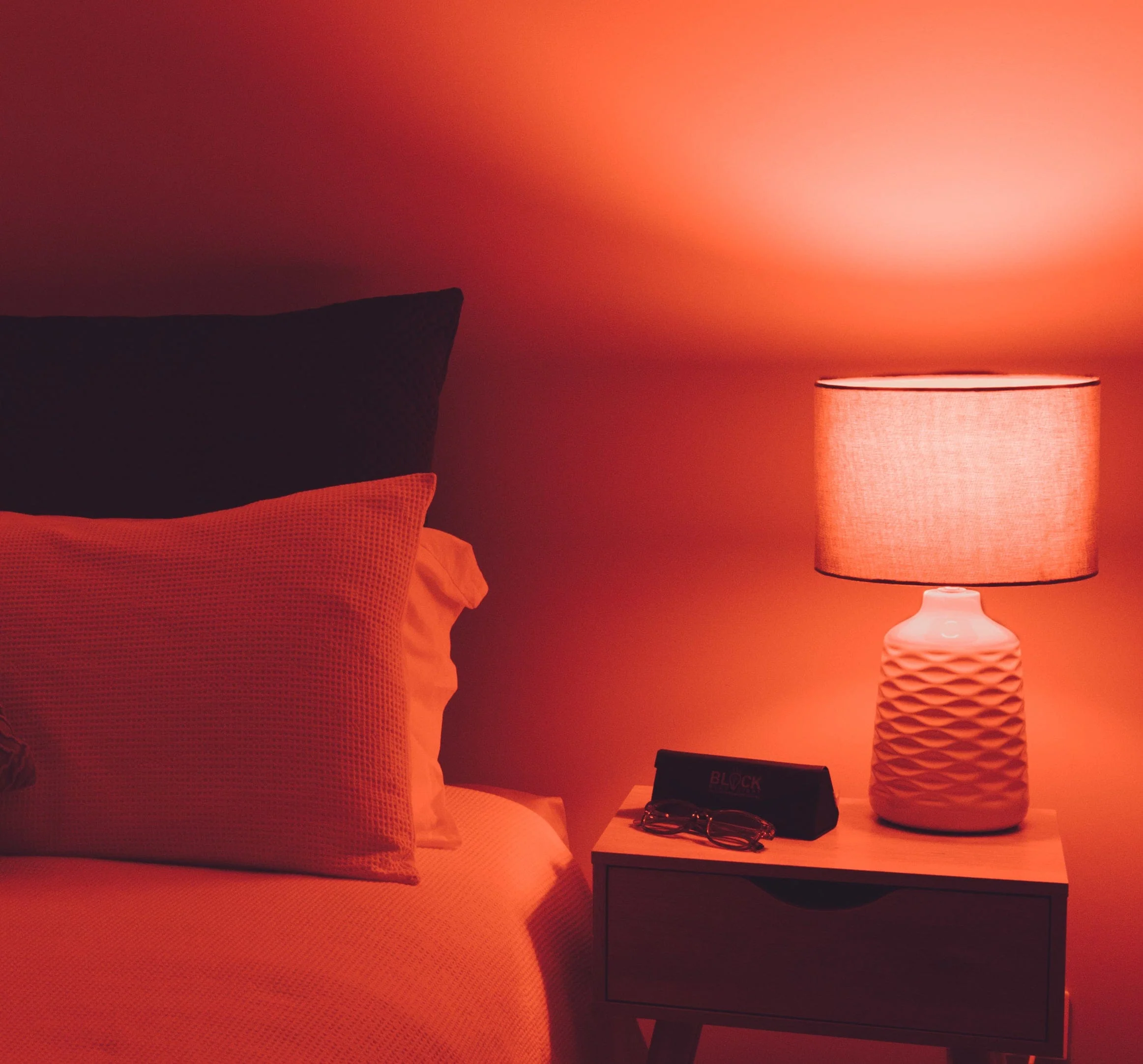 Twilight Red Light Bulb - E14 (Small Screw) - Image 4